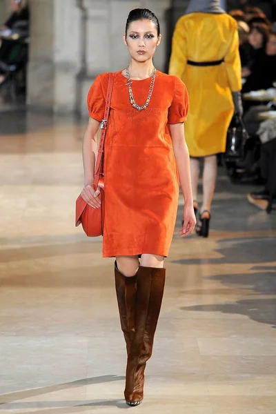 Look 11